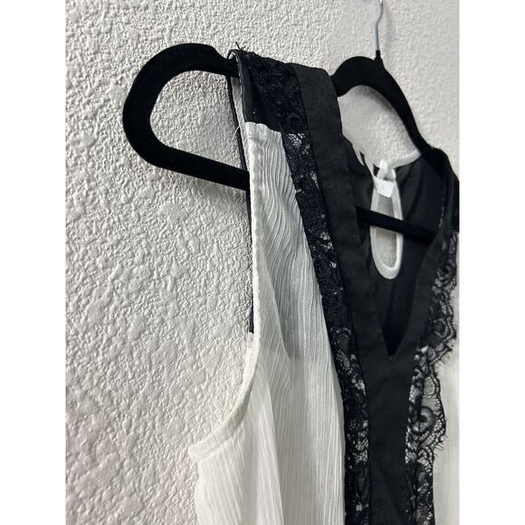 Studio Y White Semi-Sheer Black Lace Sleeveless Tank Size Small Keyhole - Picture 2 of 11